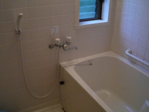 バンガロー(ロフト付)浴室