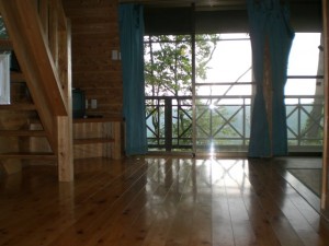 バンガロー(ロフト付)1階